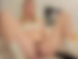 Live cam show with Annie - Joi on intimatelivegirls.com