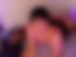 Live cam show with Lola Mars - Oil on AdultVida.com