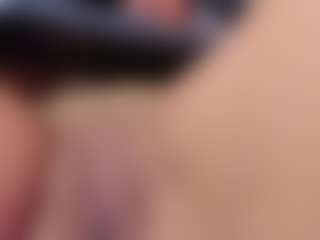 Live cam show with Miriam-milf - Facial Piercings on sexylive.show