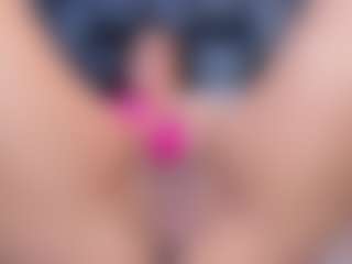 Live cam show with Miriam-milf - Skinny on Camsoda