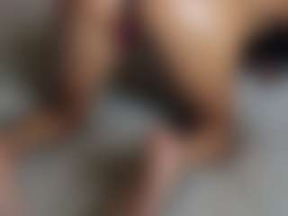 Live cam show with suzysuz - Small Tits Brown Hair on CSO-WL