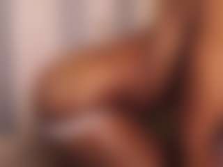 Live cam show with suzysuz - Spank on Uber Horny