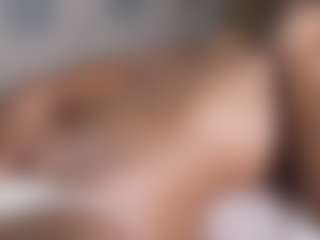 Live cam show with suzysuz - Small Tits Brown Hair on Milfs Live