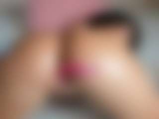 Live cam show with suzysuz - Brown Eyes Brown Hair on Big Tits