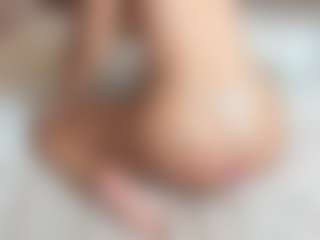 suzysuz's Live Sex Cam Show