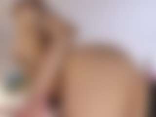 Live cam show with Carol-Gordon - Blue Eyes on Camsoda