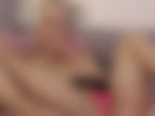 Live cam show with Carol-Gordon - Blue Eyes on Camsoda
