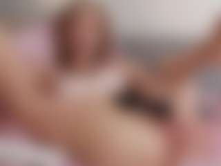 Live cam show with Carol-Gordon - Gagging on sexylive.show