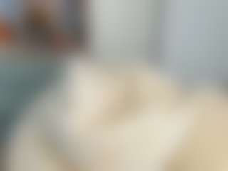 Sensual petite girl foxie's Live Sex Cam Show