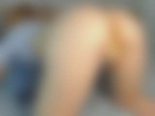Sensual petite girl foxie's Live Sex Cam Show