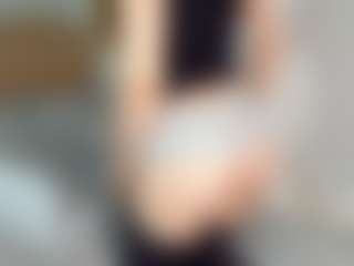 Sensual petite girl foxie's Live Sex Cam Show