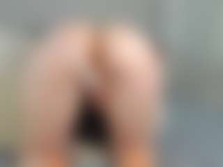 Sensual petite girl foxie's Live Sex Cam Show