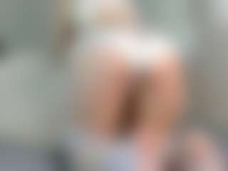Sensual petite girl foxie's Live Sex Cam Show