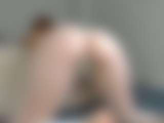 Sensual petite girl foxie's Live Sex Cam Show