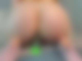 Sensual petite girl foxie's Live Sex Cam Show