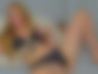 Sensual petite girl foxie's Live Sex Cam Show