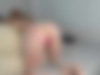 Sensual petite girl foxie's Live Sex Cam Show