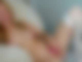 Sensual petite girl foxie's Live Sex Cam Show