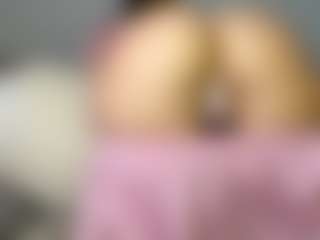 Sensual petite girl foxie's Live Sex Cam Show