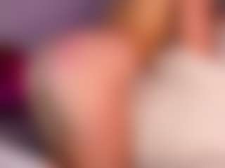 Sensual petite girl foxie's Live Sex Cam Show