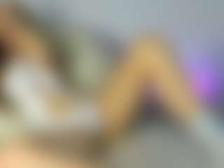 Sensual petite girl foxie's Live Sex Cam Show