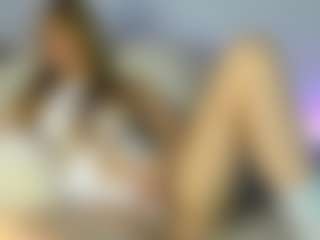 Sensual petite girl foxie's Live Sex Cam Show