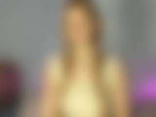 Sensual petite girl foxie's Live Sex Cam Show
