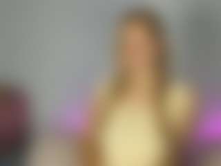 Sensual petite girl foxie's Live Sex Cam Show