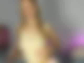 Sensual petite girl foxie's Live Sex Cam Show