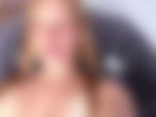 Sensual petite girl foxie's Live Sex Cam Show