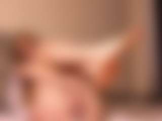 Sensual petite girl foxie's Live Sex Cam Show