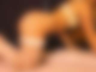 Sensual petite girl foxie's Live Sex Cam Show
