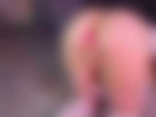 Sensual petite girl foxie's Live Sex Cam Show