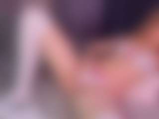 Sensual petite girl foxie's Live Sex Cam Show