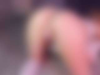 Sensual petite girl foxie's Live Sex Cam Show