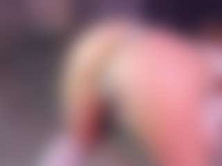 Sensual petite girl foxie's Live Sex Cam Show
