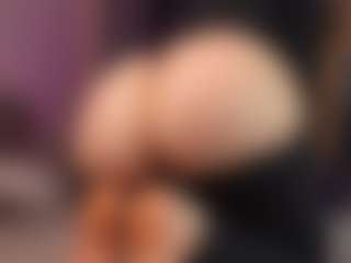 Sensual petite girl foxie's Live Sex Cam Show