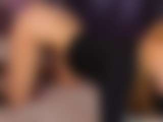 Sensual petite girl foxie's Live Sex Cam Show