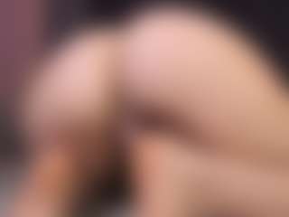 Sensual petite girl foxie's Live Sex Cam Show