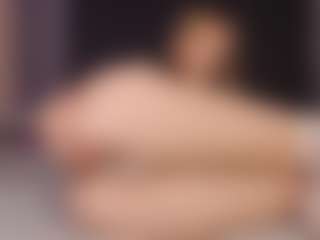 Sensual petite girl foxie's Live Sex Cam Show
