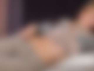 Sensual petite girl foxie's Live Sex Cam Show