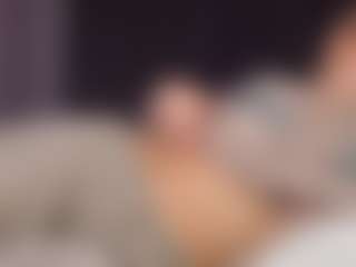 Sensual petite girl foxie's Live Sex Cam Show