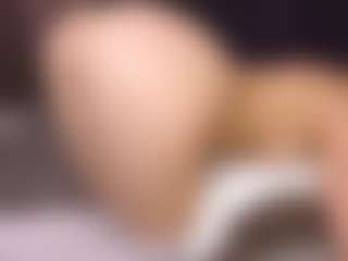 Sensual petite girl foxie's Live Sex Cam Show