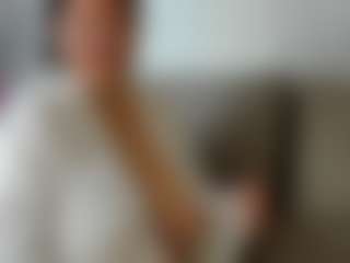 Live cam show with Holy-Reid - Ass Bouncing on slutload