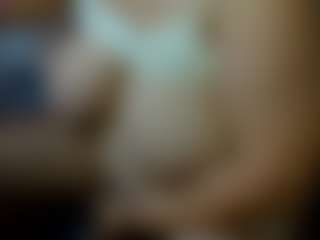 Live cam show with Holy-Reid - Big Nipples on CamClone