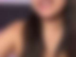 Live cam show with SillyLilly - Skinny on Milf Play