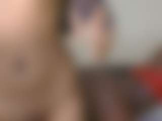 miah and bee's Live Sex Cam Show