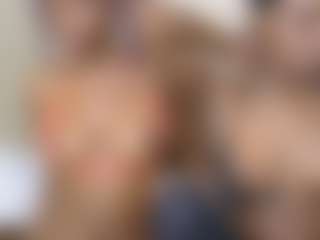 miah and bee's Live Sex Cam Show