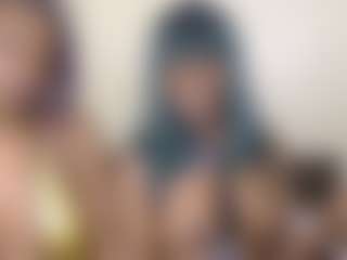 miah and bee's Live Sex Cam Show