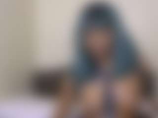 miah and bee's Live Sex Cam Show